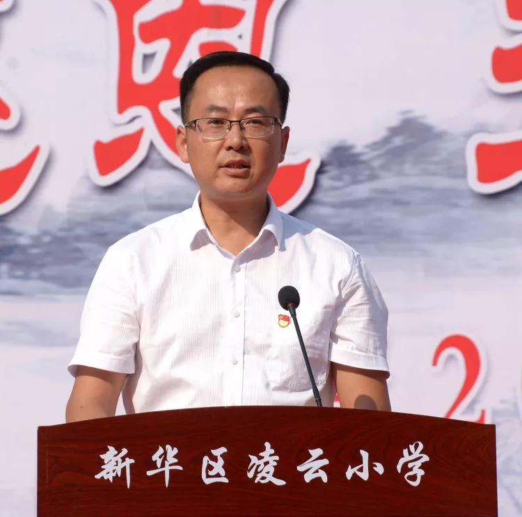 袁校长.jpg